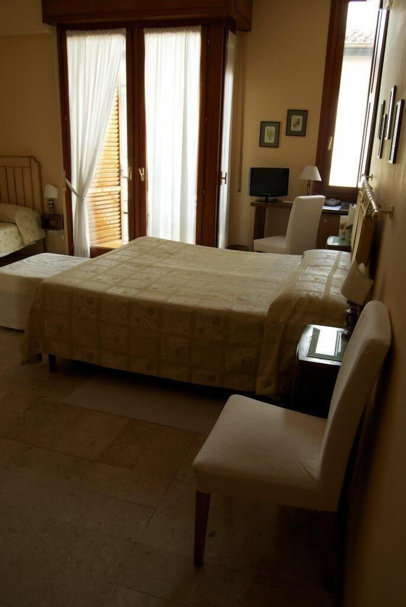 A Teatro Hotel Firenze Bagian luar foto