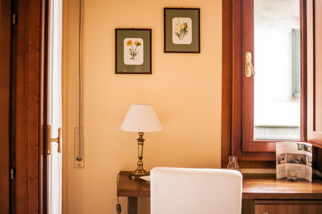 A Teatro Hotel Firenze Bagian luar foto
